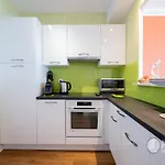 شقة Moderne 80m² Avec Wifi, Lave-vaisselle, Balcon Et Vue - Fr-1-197-539