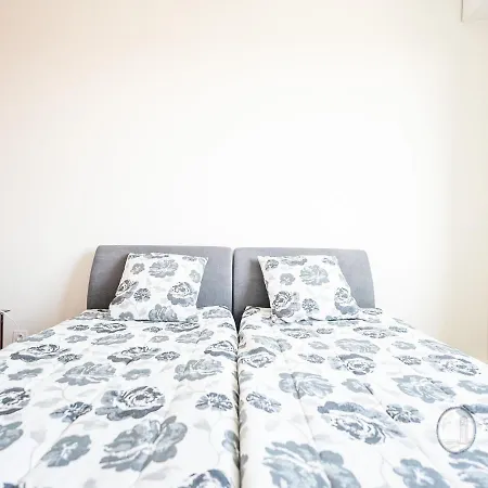 Moderne 80m² Avec Wifi, Lave-vaisselle, Balcon Et Vue - Fr-1-197-539 Apartmán