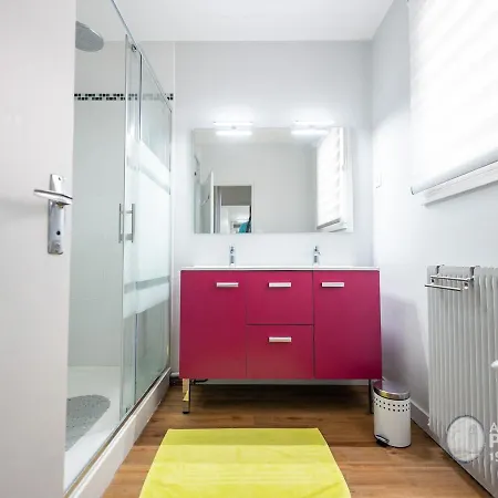 Moderne 80m² Avec Wifi, Lave-vaisselle, Balcon Et Vue *