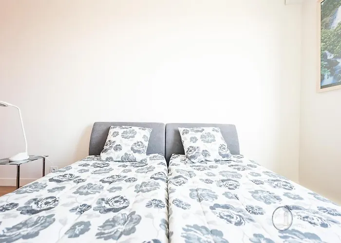 Moderne 80m² Avec Wifi, Lave-vaisselle, Balcon Et Vue - Fr-1-197-539 דירה